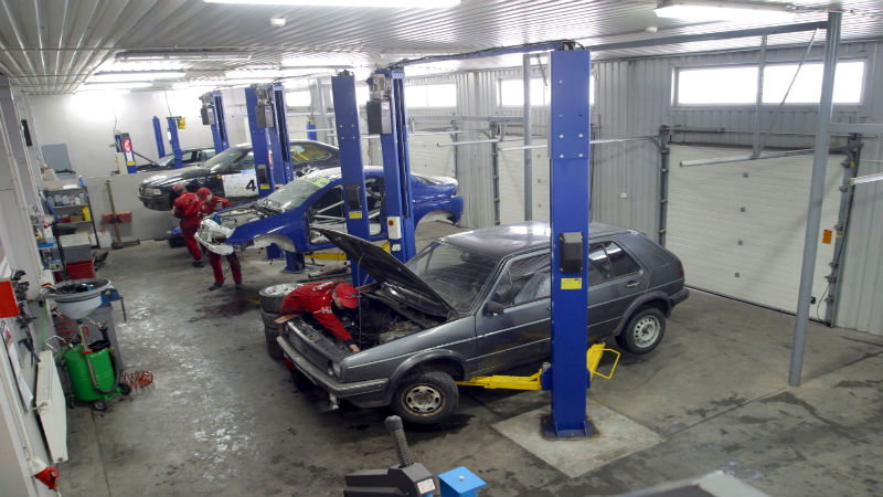 Four Telltale Signs That Your Vehicle Needs Brake Repair Work