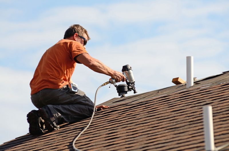 How to Choose the Right Roofing Contractors in Aurora CO for Your Home
