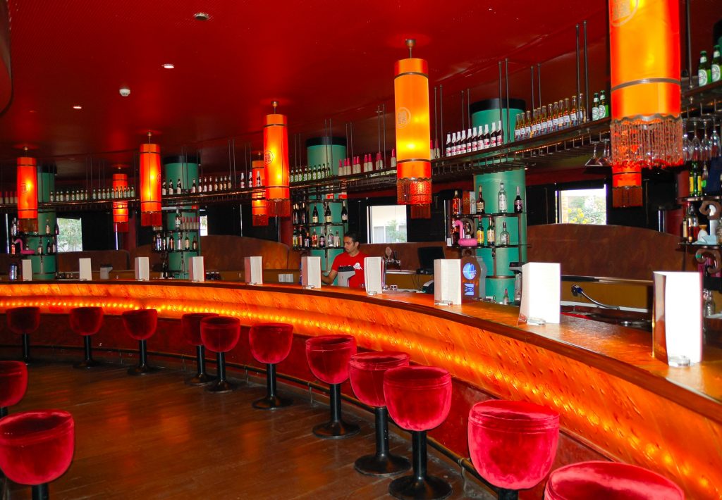 Dating in Dallas, TX: Why you Should Have a Date at a Rooftop bar