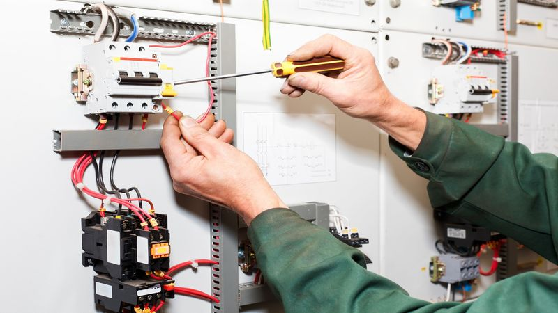 Choosing the Right Electrician for Your Electrical Needs Near Wilmette