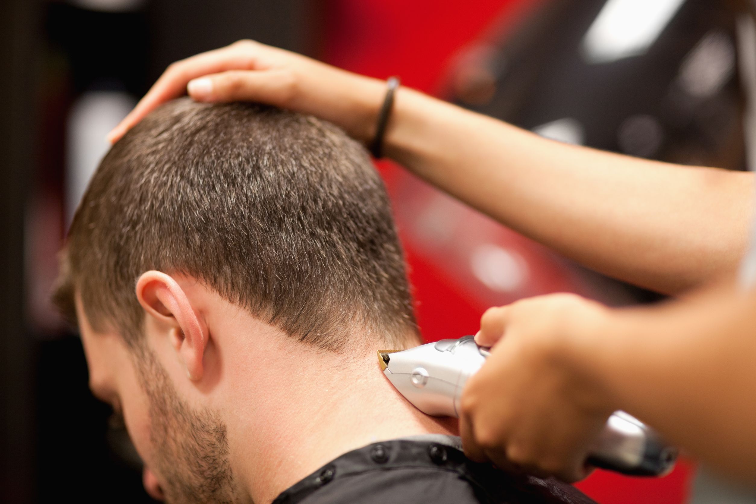 The Benefits You Can Enjoy as a Man by Going to a Hair Salon in Lawrence, KS